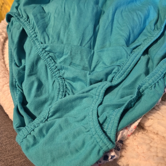 New 3 pair of size 8 ladies underwear - Picture 5 of 5